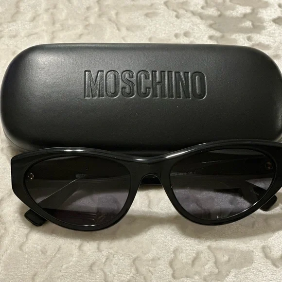 Moschino black cat eye sunglasses - Picture 7 of 8